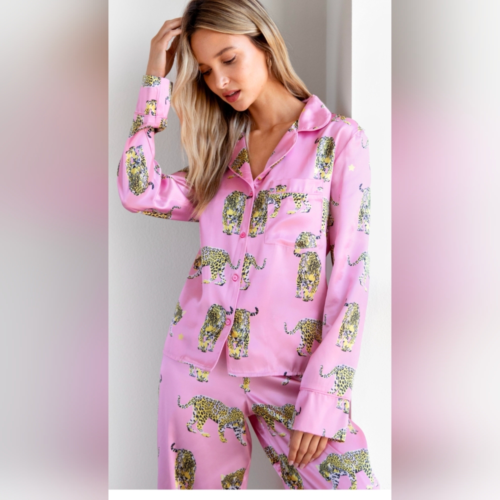 Cheetahs Always Prosper Satin Shirt and Pyjama Set‎ Sz 10